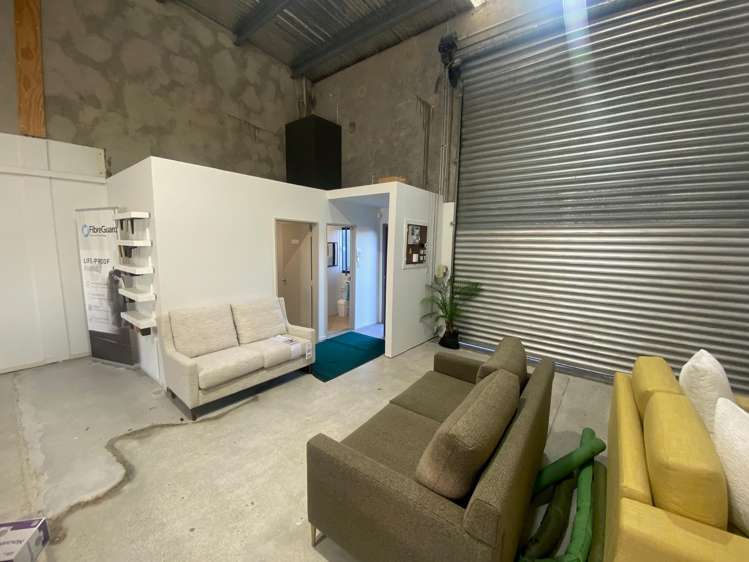 2/1008 Ferry Road Ferrymead_7