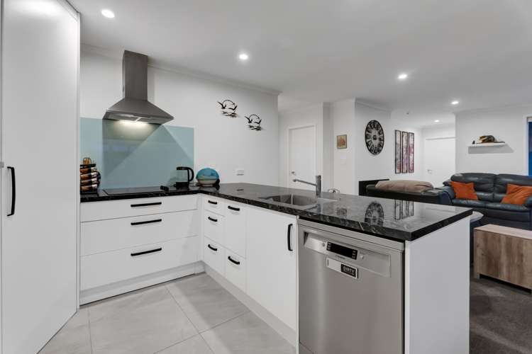64 Aratapu Street_3
