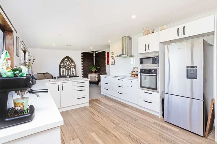 143 Black Road Otatara_14