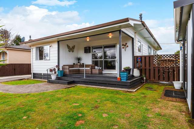 Stylish, central and move-in ready