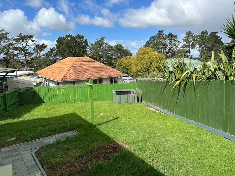 4/331 Royal Road Massey_15