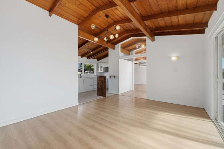 1 Fowey Avenue Te Atatu South_30