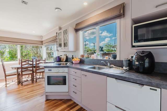 14 Jeanette Street Glenview_3