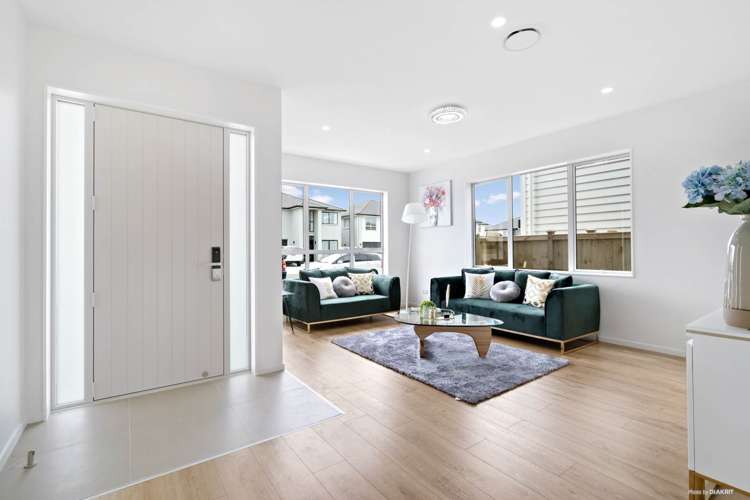 19 Koropa Road Flat Bush_1