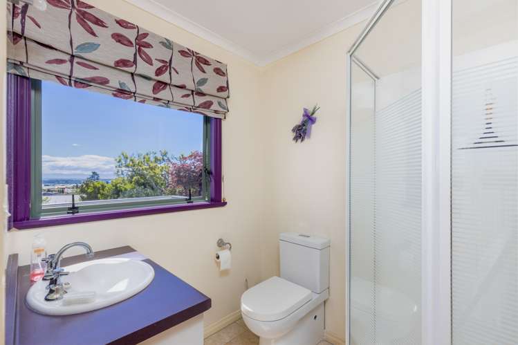 48 Olympus Way Richmond_12