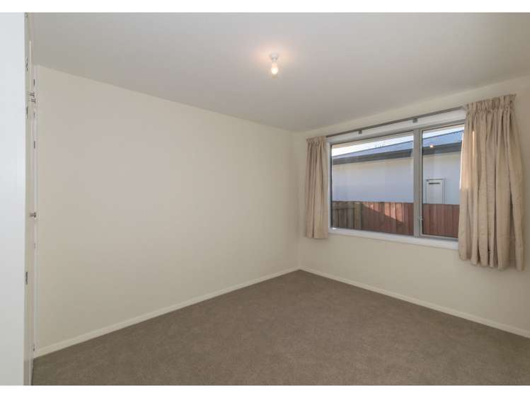 117 Gayhurst Road Dallington_7