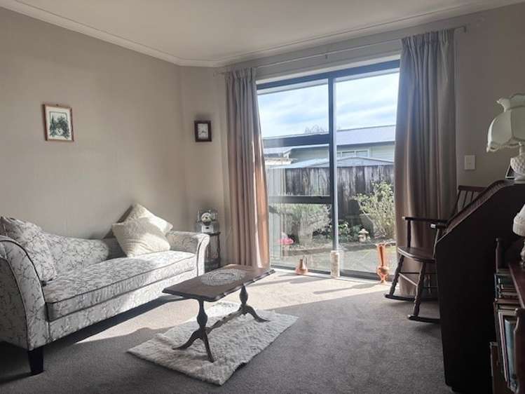 71 Warburton Crescent 11385_6