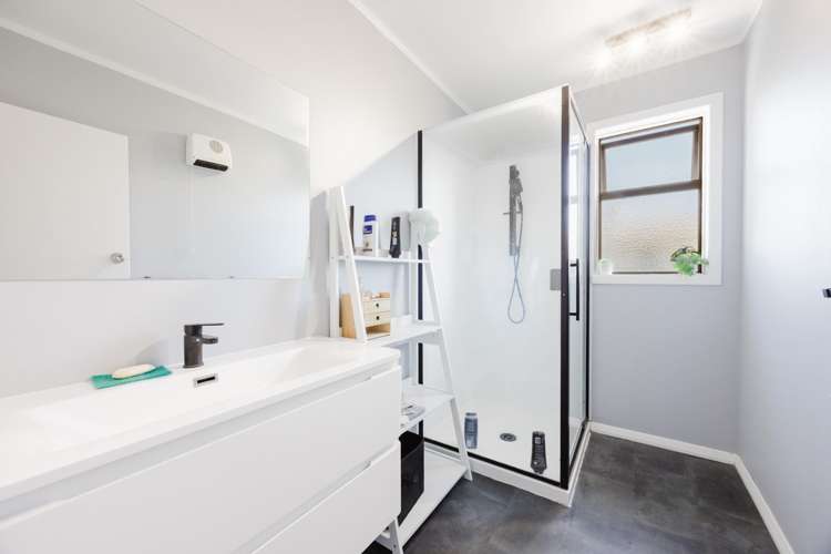 13 Harold Holt Avenue Onekawa_10