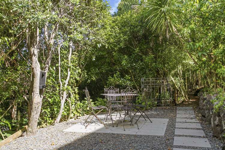 27 Takahe Road Titirangi_17