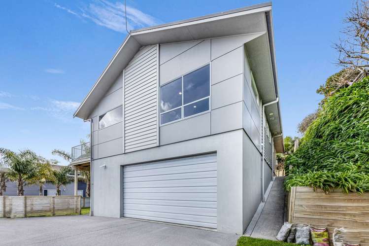 23 York Crescent Westown_24