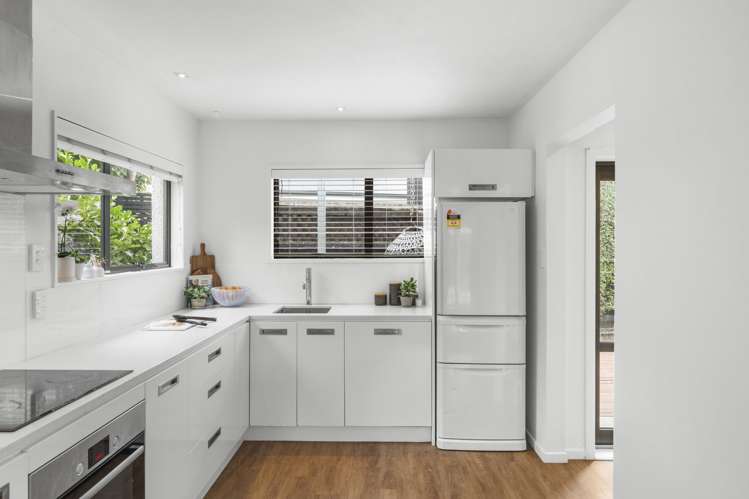 2/91 Nayland Street Sumner_7