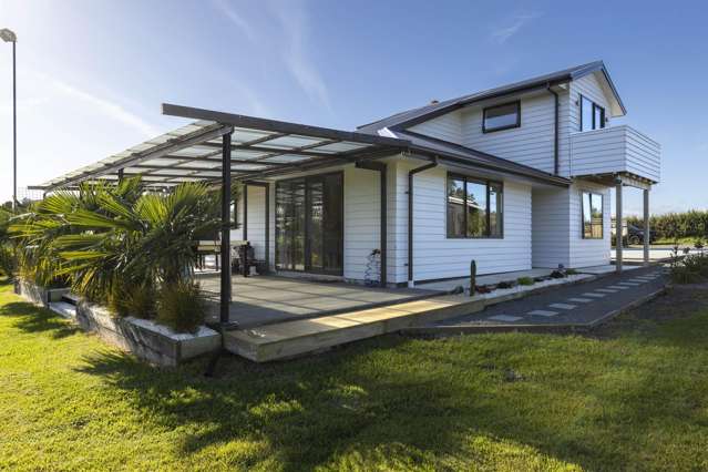 MULTI GENERATIONAL LIVING OR DEVELOPMENT OPTIONS!