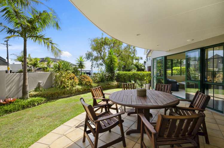 2 Beach Road Mellons Bay_17