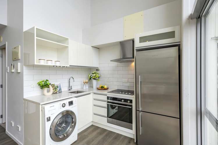 408/10 Flower Street Eden Terrace_10