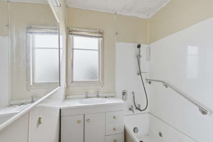 160 South Road Spotswood_12