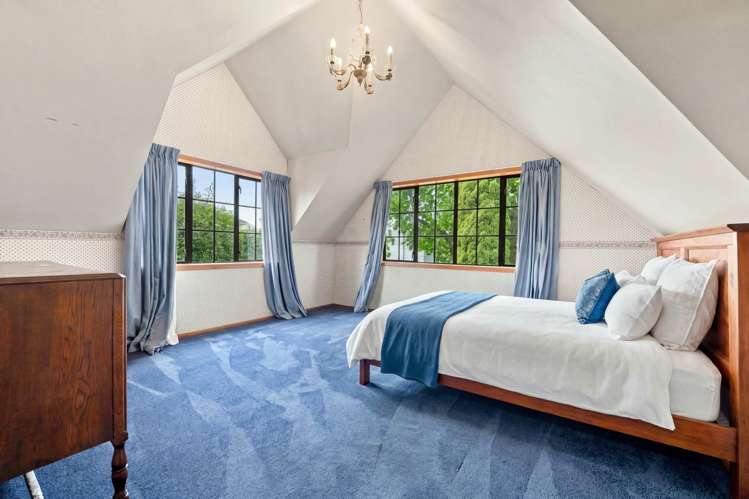 36 Oakwood Grove Eastern Beach_12