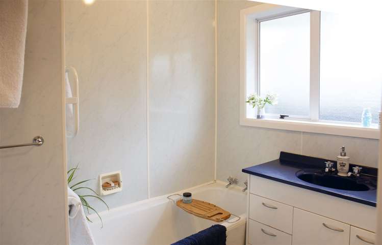 94 Moffat Drive Lincoln_10