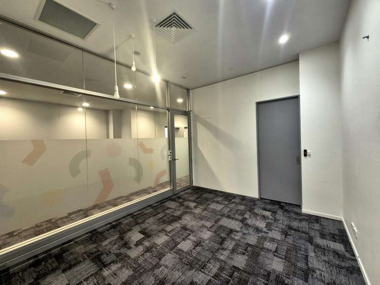 Shop 73/3 Maki Street Westgate_8