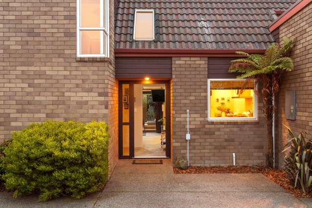 1/19 Waitikiri Drive Parklands_1