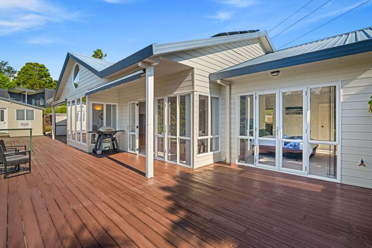 32 Bernard Magnus Lane Greenhithe_13