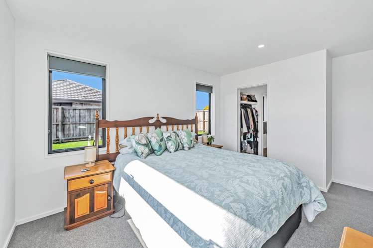 197 Faringdon Boulevard Rolleston_11