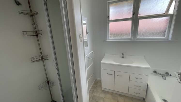 12 Gill Avenue Te Atatū Peninsula_8