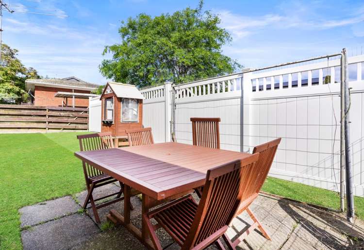 1/6 Hemsway Place Sunnyhills_13