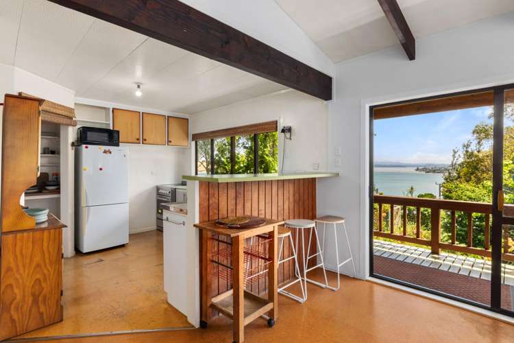 21 Signal Station Road Omapere_16