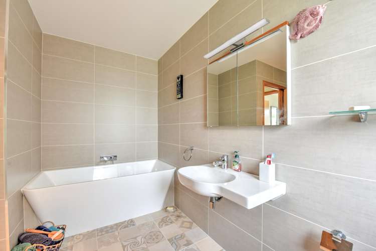 62 Bowmar Road Waimumu_17
