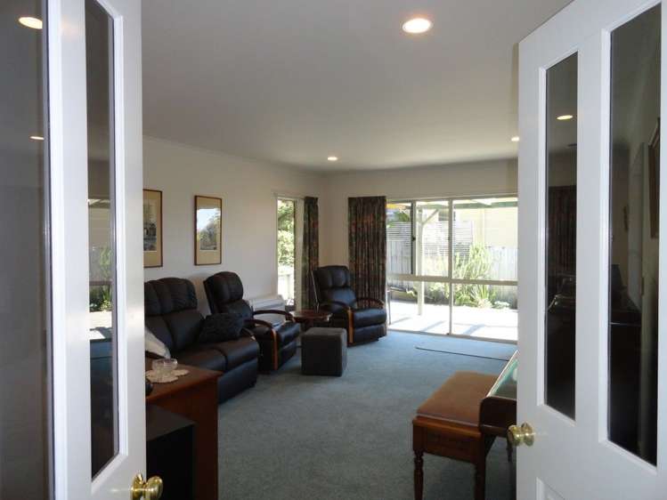 16 Orpington Place Stoke_4