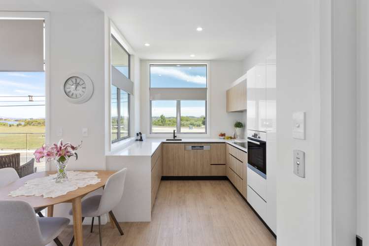 82 Meeanee Quay Westshore_3