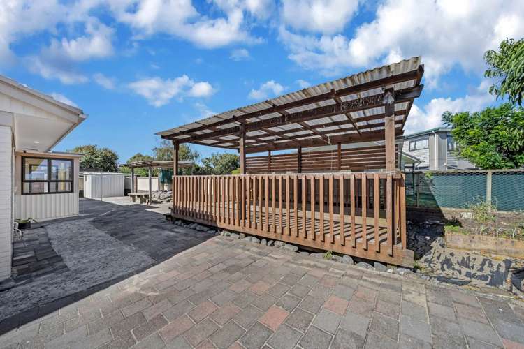 8 Papatahi Place Henderson_16