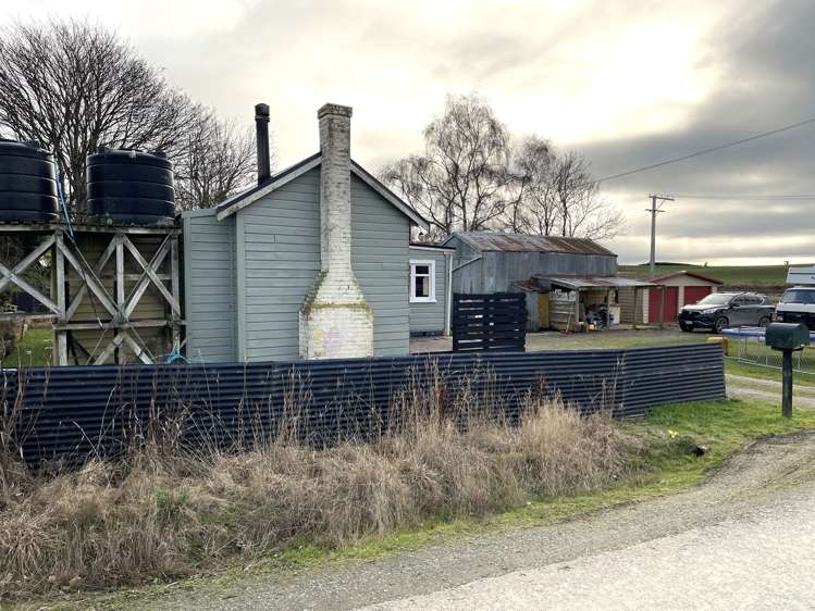 1 Allan Street Clinton and Surrounds_22