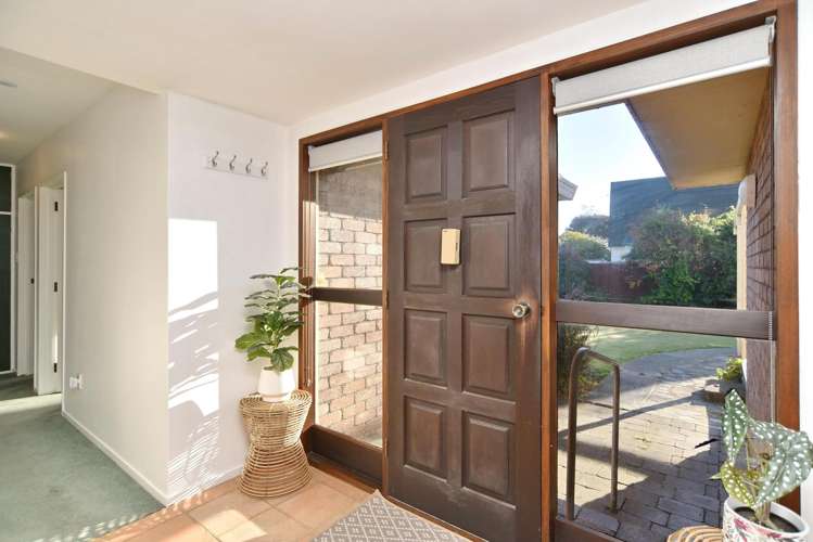 32 Millstream Drive Lincoln_16