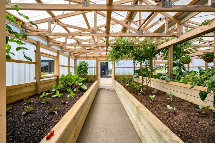 90 Peters Road Egmont Village_43