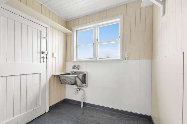 16 and 18 Churchill Avenue Gore_15