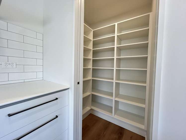 6 Isaacs Lane 11103_3