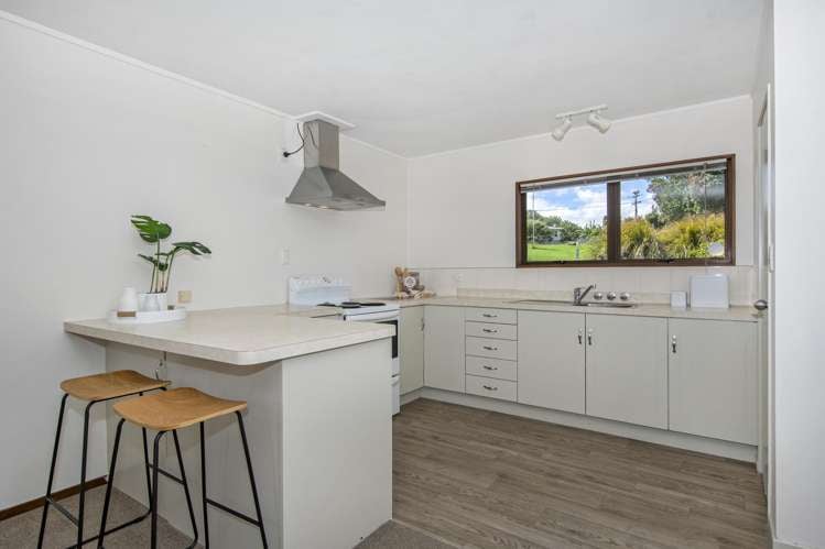 2/7 Crawford Crescent Te Kamo_1