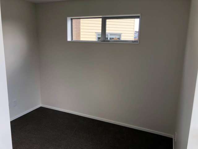 20/11 Ray Small Drive Papakura_3