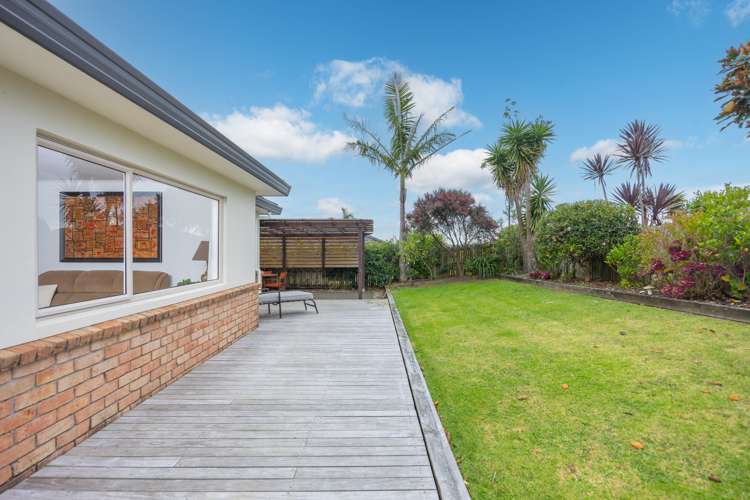 35 Rivervale Grove Stanmore Bay_16