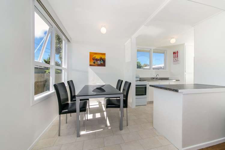 2/3 Vine Street Mangere East_5