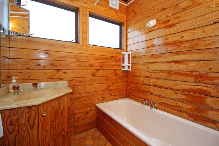 2/20 Lomond Street Takapuna_7