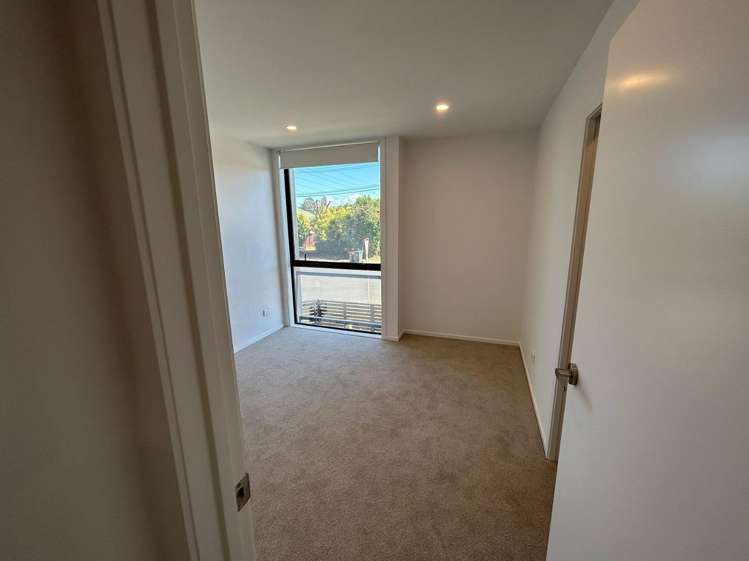 B/1 Frank Grey Place 10057_5