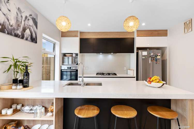 77 Joseph Street Flat Bush_2