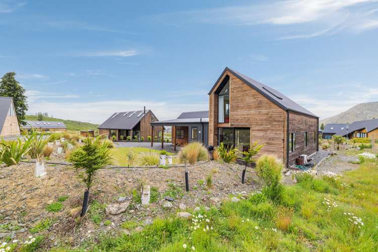 50 Luge Loop Castle Hill_24