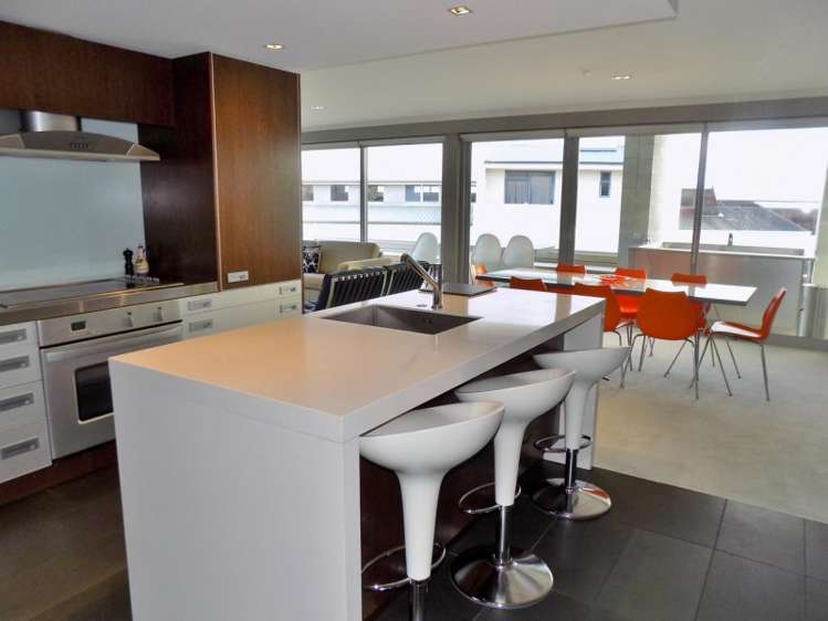 11/225 Lake Terrace Waipahihi_1