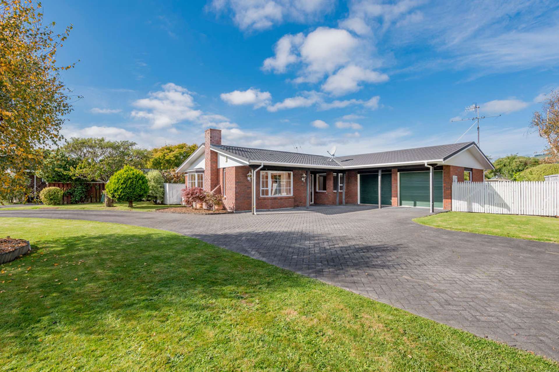 16 Rosebank Grove Waikanae Kapiti Coast Houses for Sale One Roof