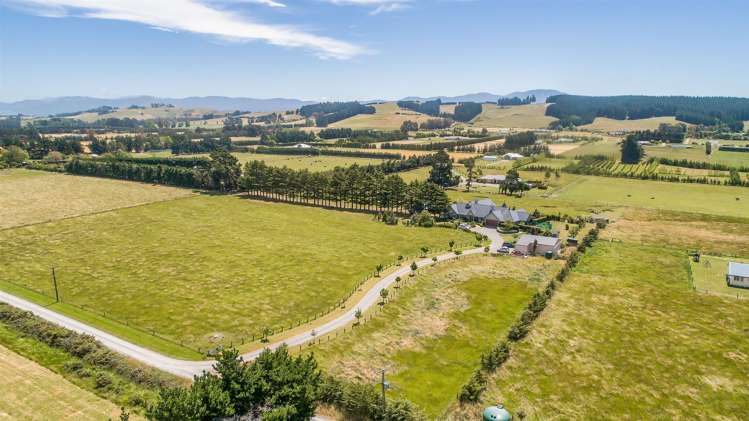 86 Davis Road Cust_22