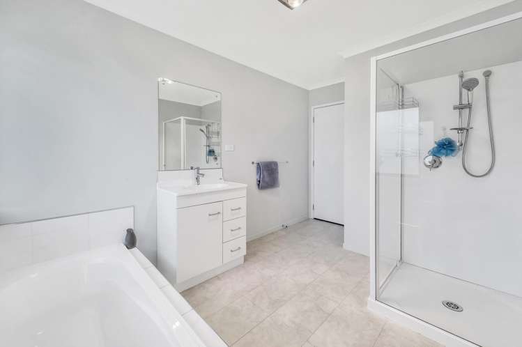 8 Highworth Crescent Rolleston_20