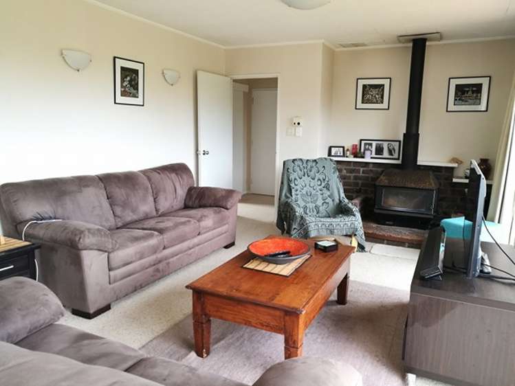 14 Skipage Grove Featherston_6